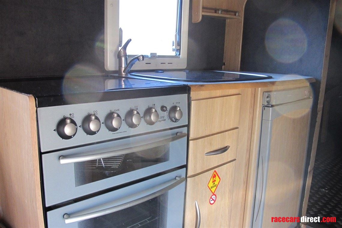 renault-midlum-race-transporter-motorhome