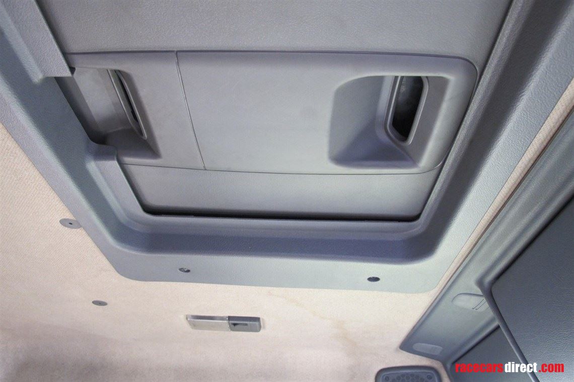 renault-midlum-race-transporter-motorhome