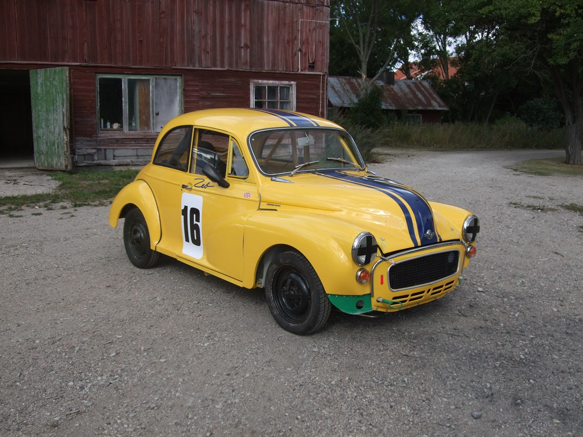 morris-minor-1000-historic-race-car