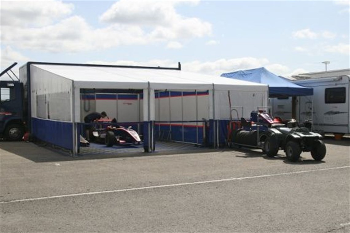 race-car-transporter-7m-awning