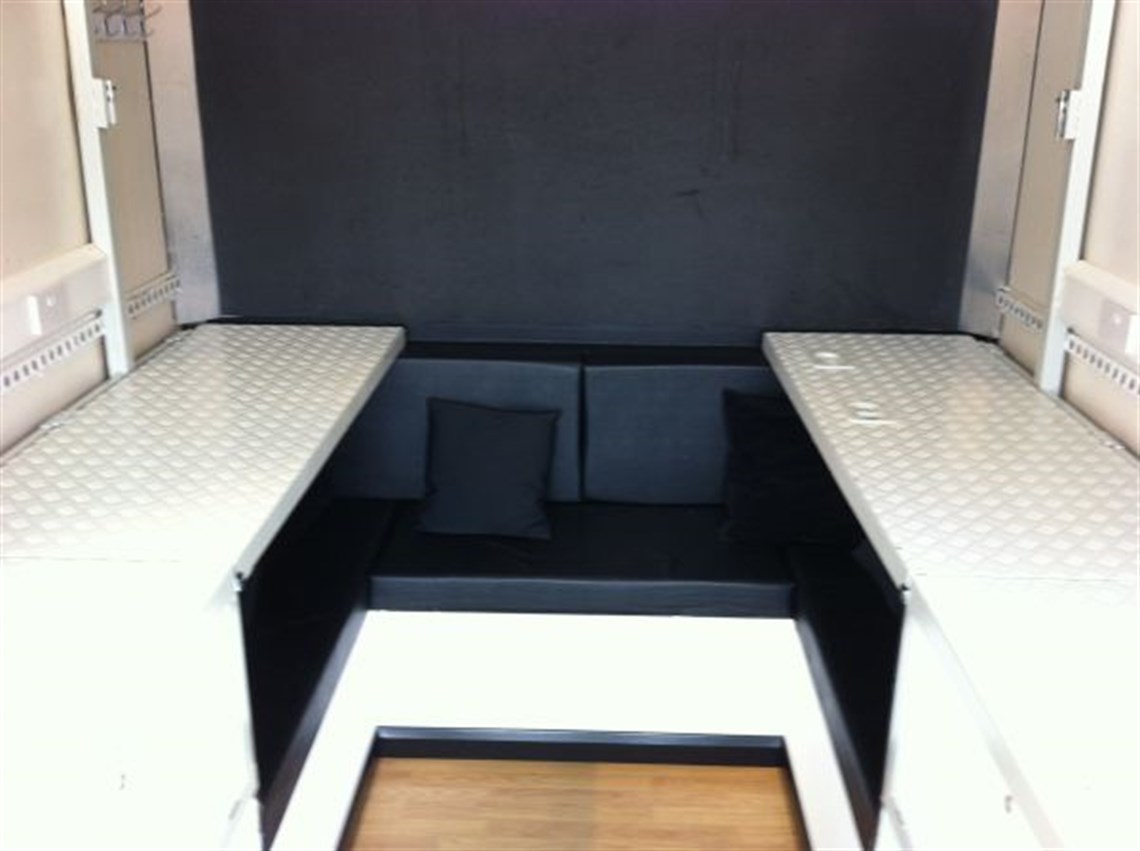 race-car-transporter-7m-awning