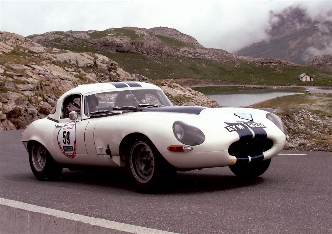 jaguar-e-type-roadster---fia-semi-lightweight