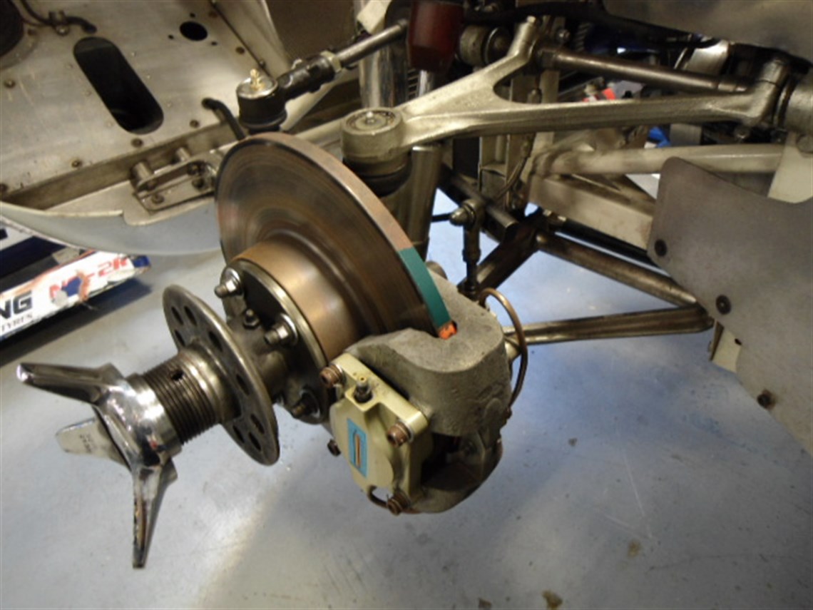 jaguar-e-type-roadster---fia-semi-lightweight