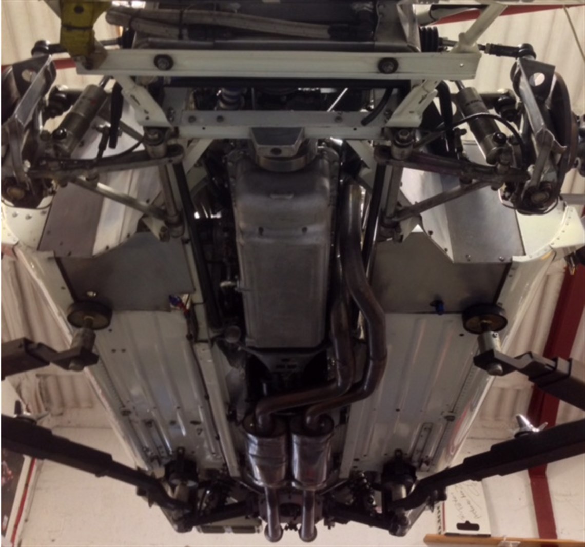 jaguar-e-type-roadster---fia-semi-lightweight