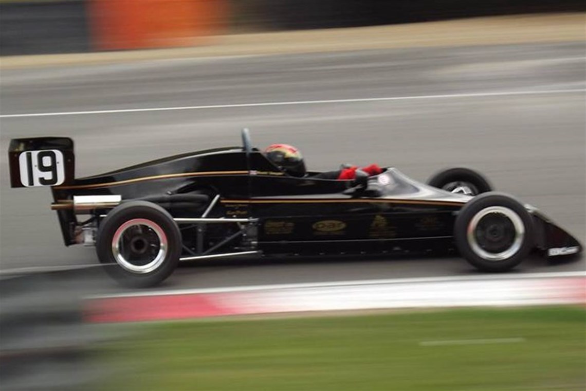 crossle-33f-historic-ff2000-ex-desire-wilson