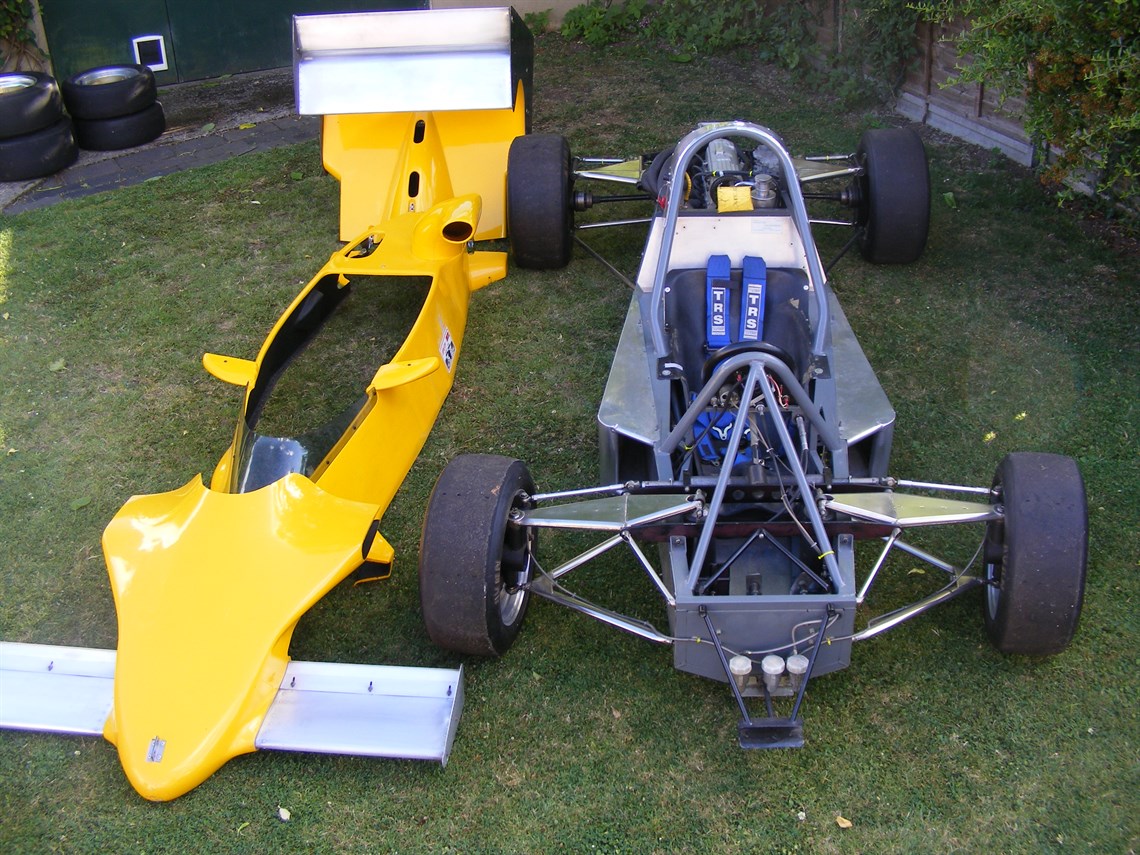 reynard-sf84-ff2000