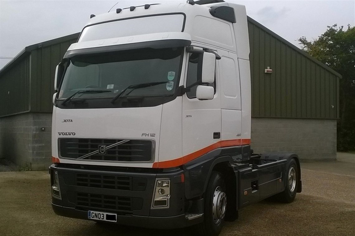 volvo-fh12-tractor-unit-for-sale