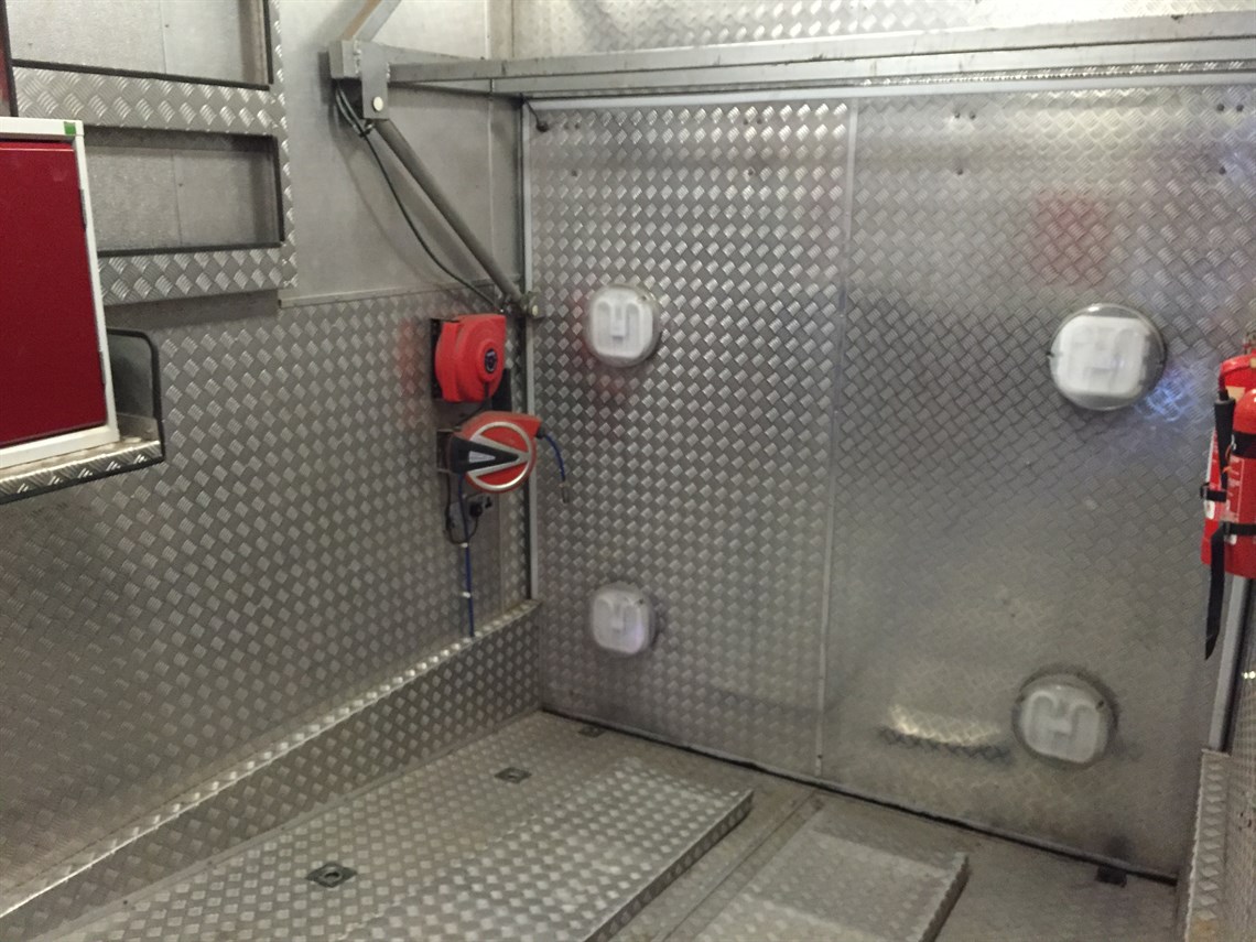 scania-v8-race-truck-transporter