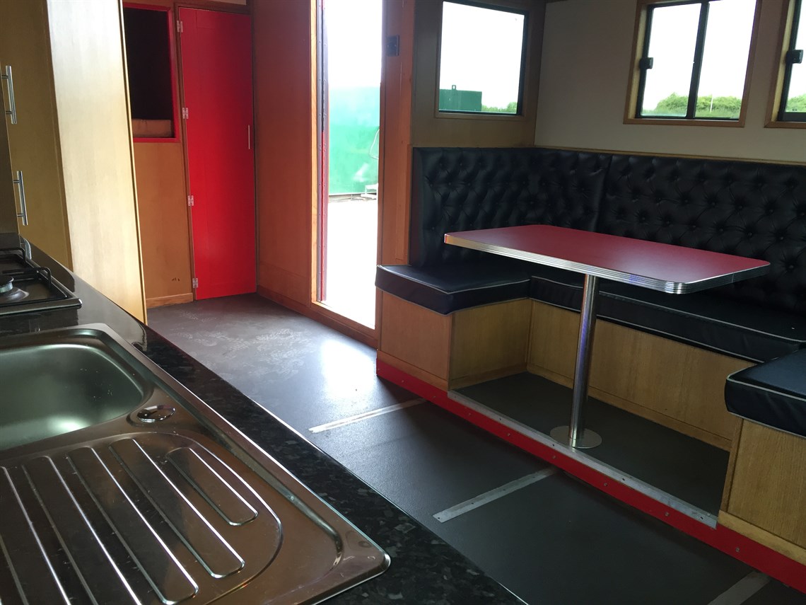 scania-v8-race-truck-transporter