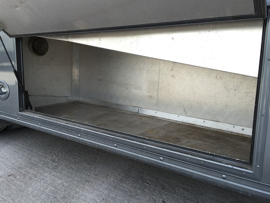 scania-v8-race-truck-transporter