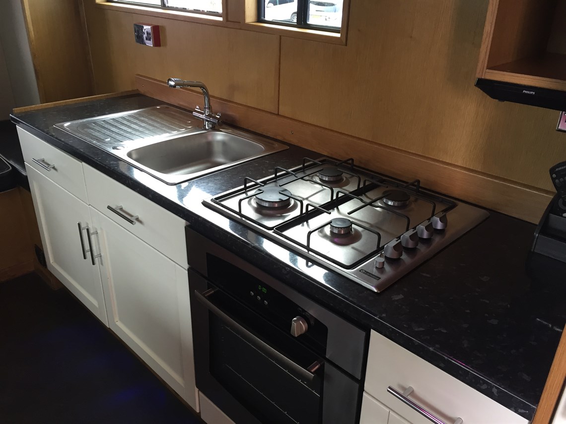 scania-v8-race-truck-transporter