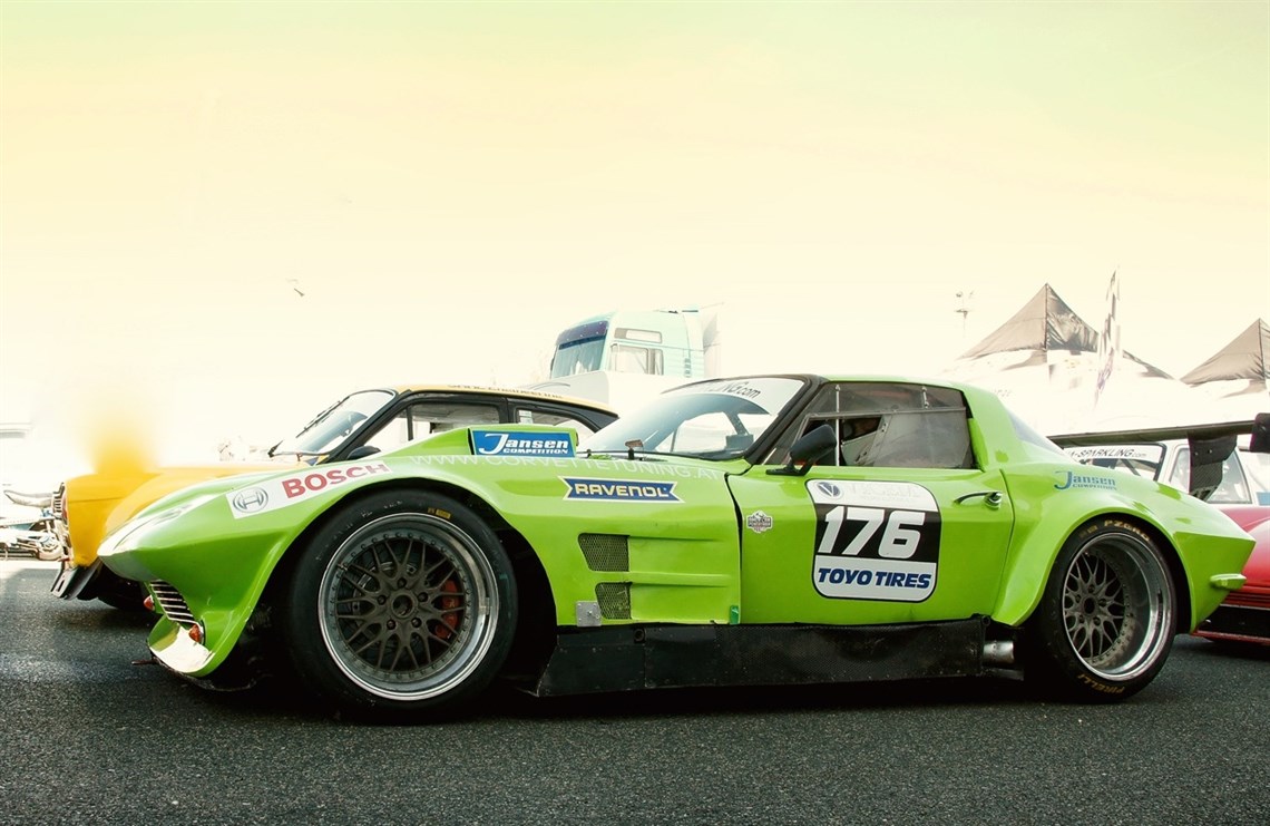 corvette-split-window-replica---sold