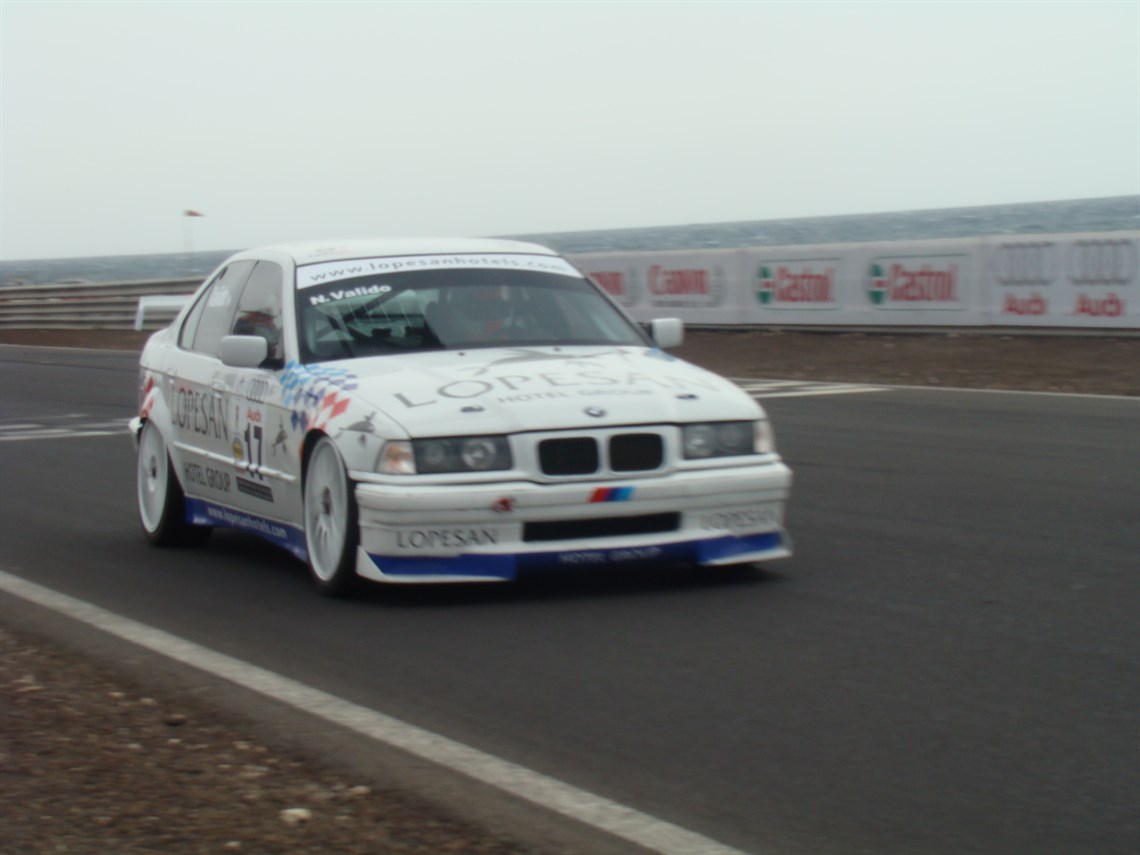 bmw-320-stw-1994