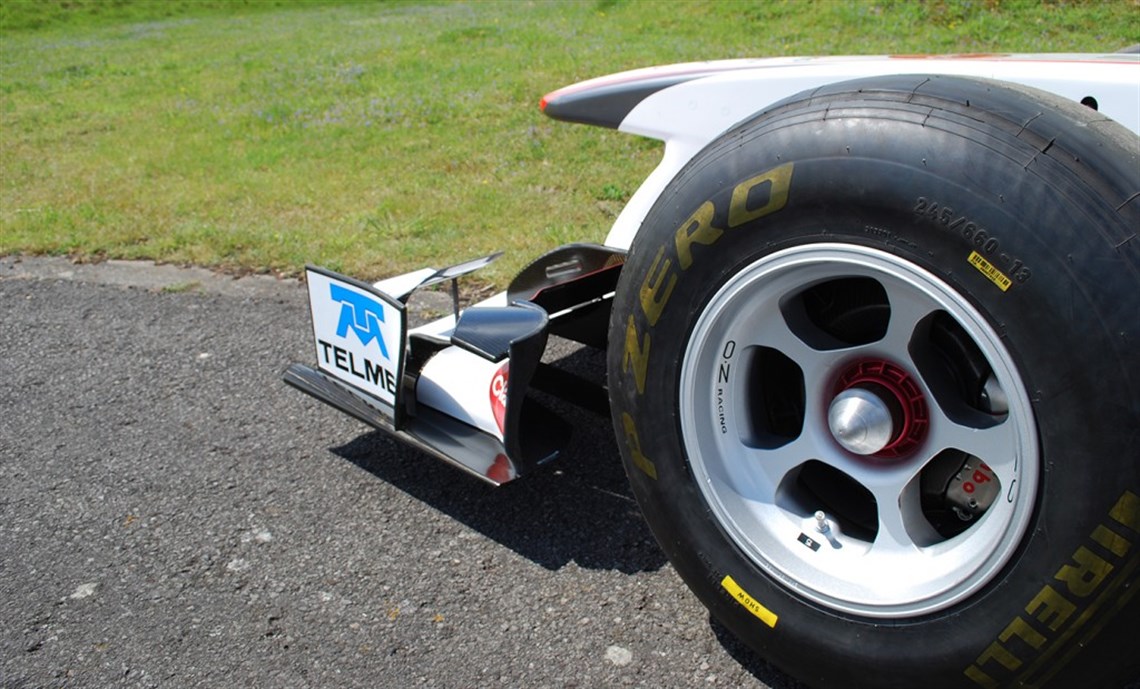 bmw-sauber-2010-c29-chassis-03-with-ferrari-g