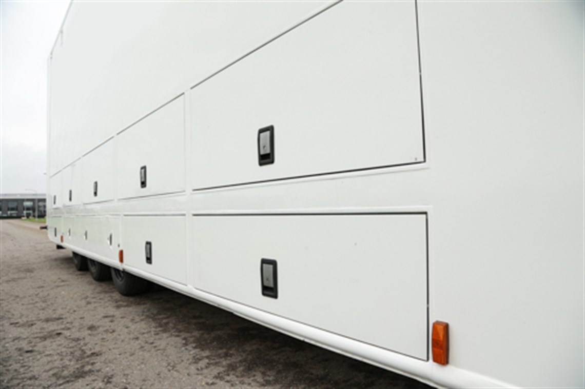 f1-race-trailer-will-fit-2-or-3-gttouring-car