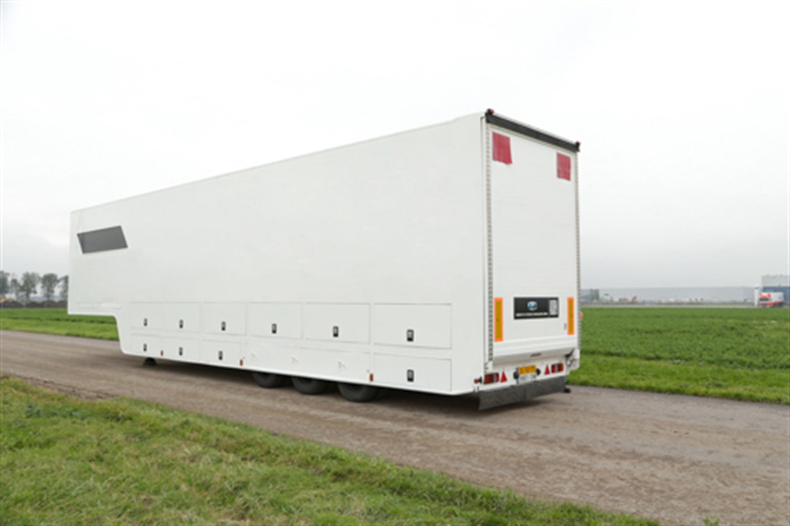 f1-race-trailer-will-fit-2-or-3-gttouring-car