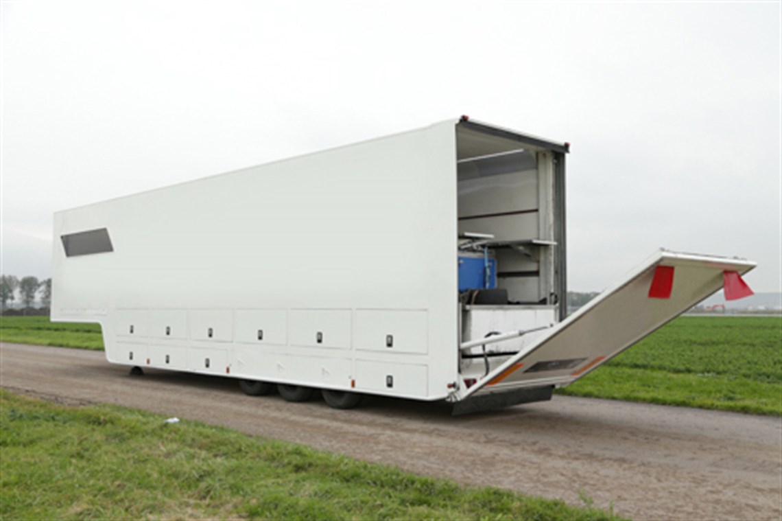 f1-race-trailer-will-fit-2-or-3-gttouring-car