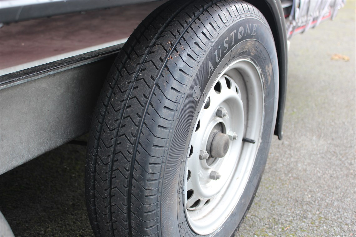 brian-james-trailer-with-gt-cover