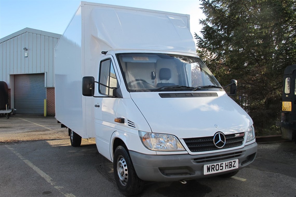 mercedes-sprinter-35t-race-truck