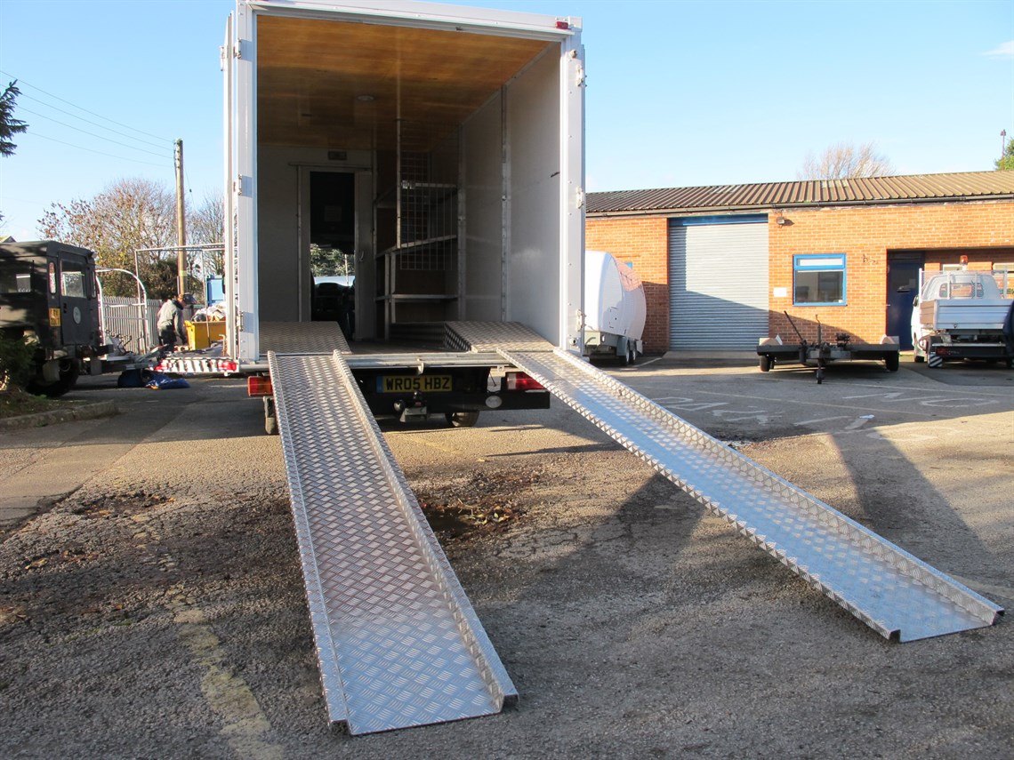 mercedes-sprinter-35t-race-truck