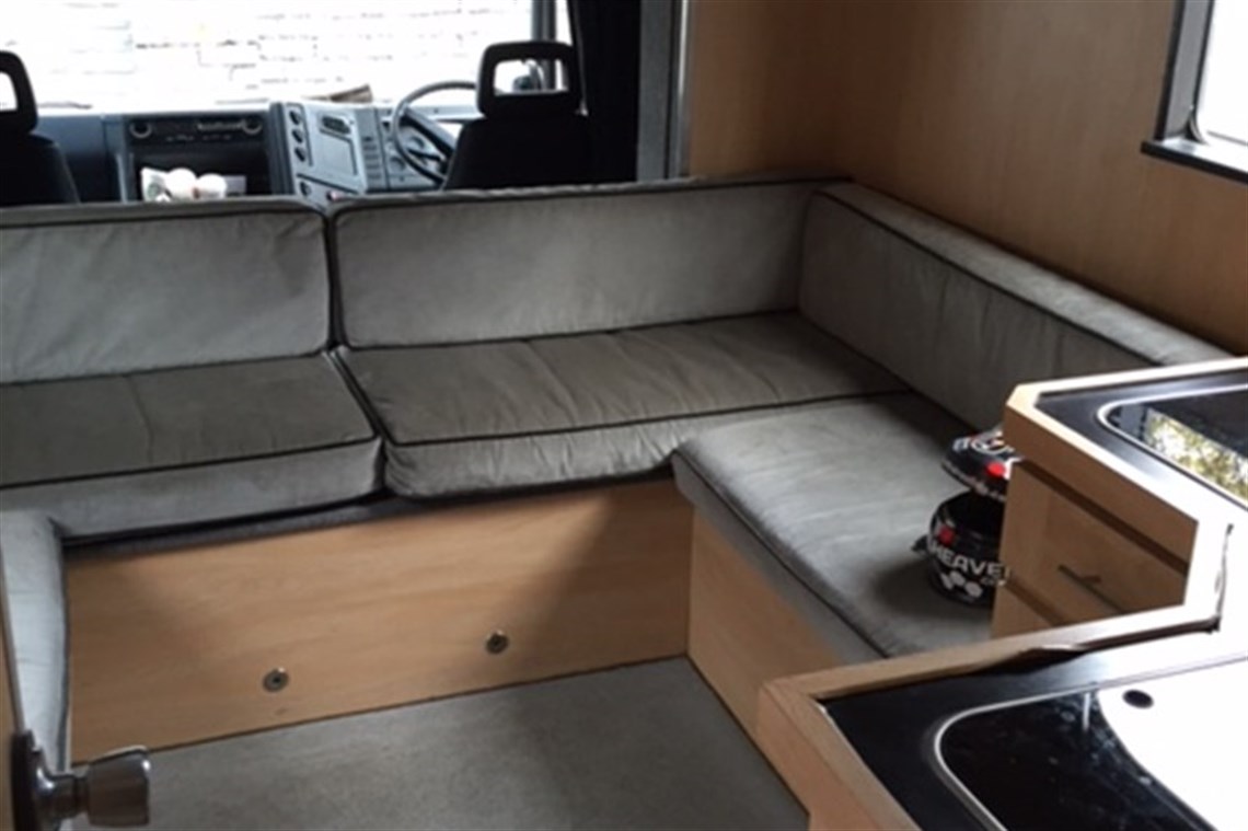 daf-race-transporter