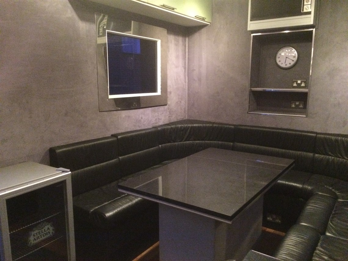 barwell-motorsport-race-trailertransporter-fo