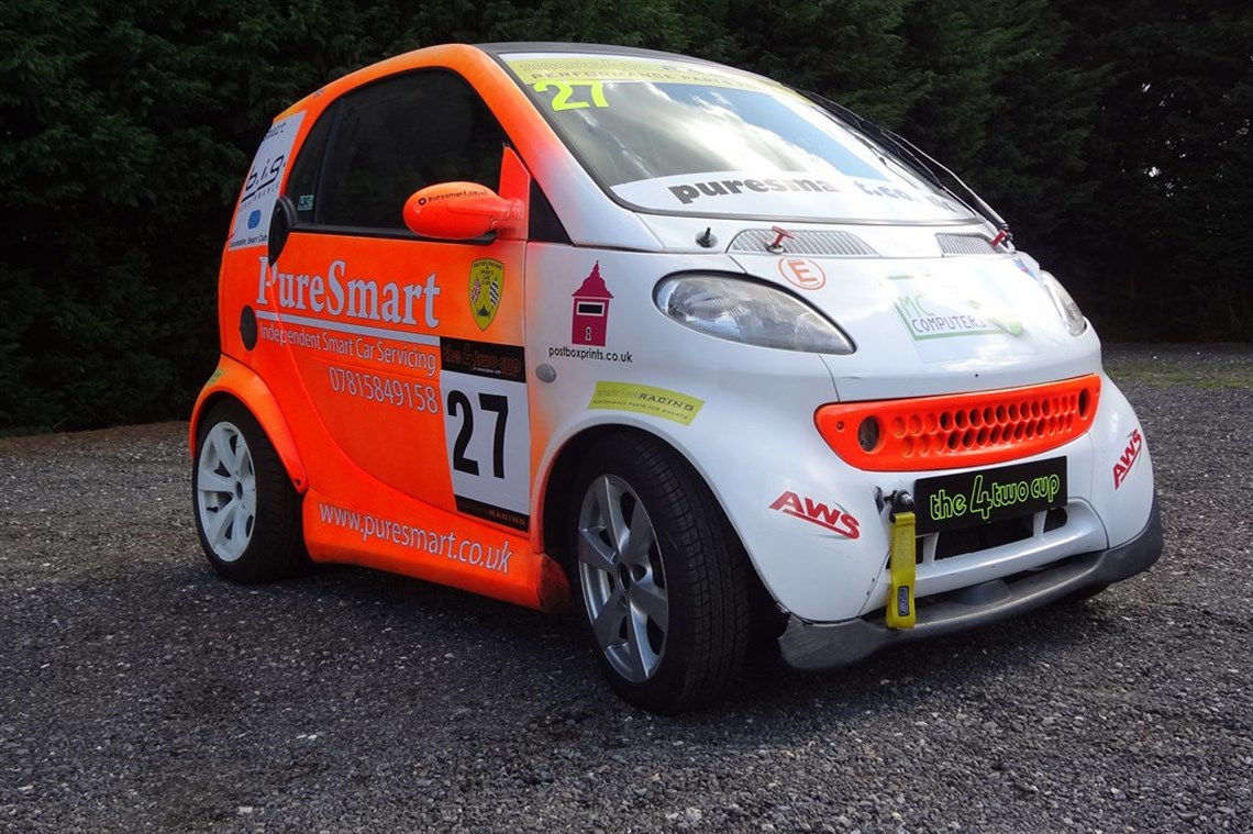 smart-car-fortwo-race-cartrack-day-car
