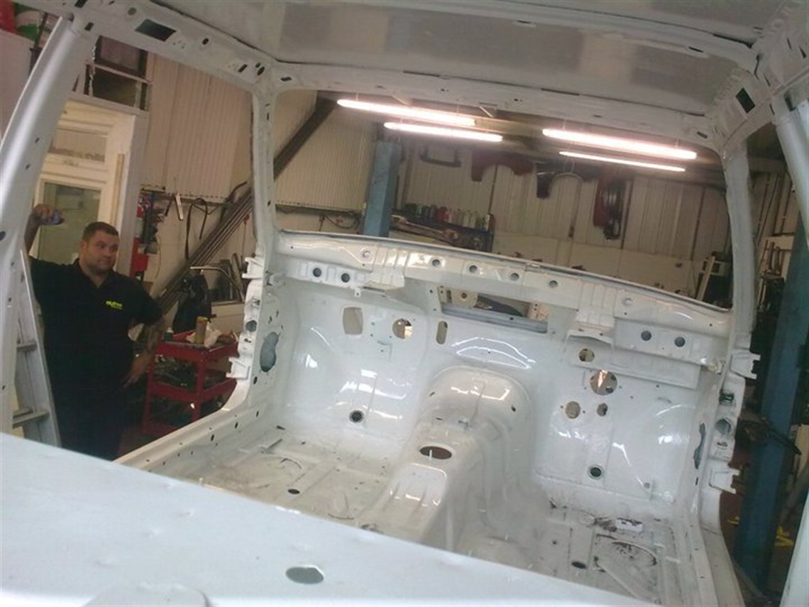 bmw-e30-320i-race-car