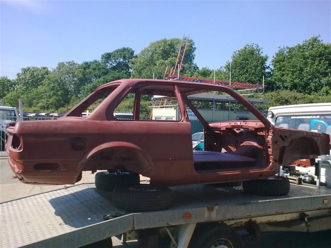 bmw-e30-320i-race-car