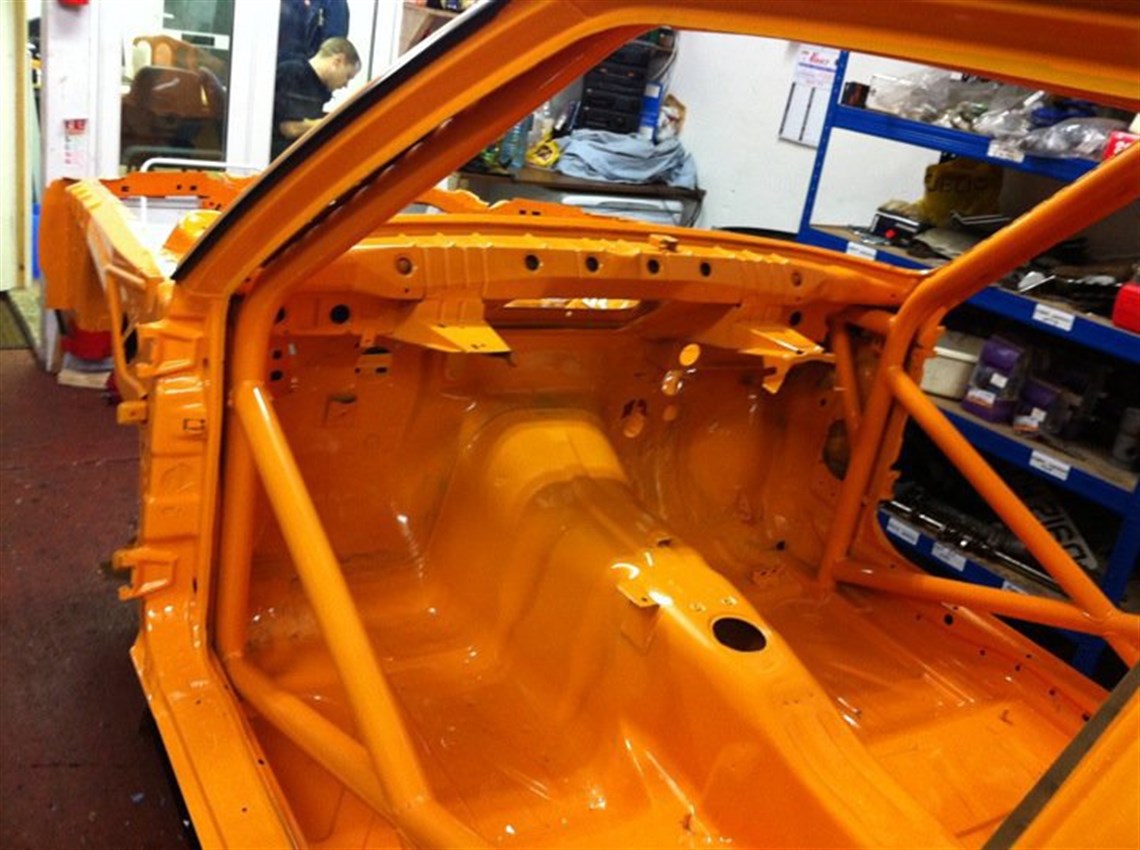 bmw-e30-320i-race-car