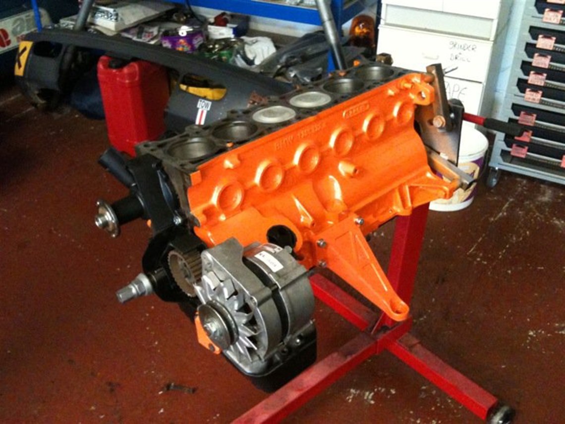 bmw-e30-320i-race-car