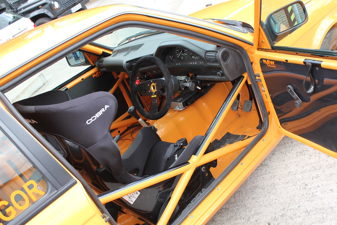 bmw-e30-320i-race-car