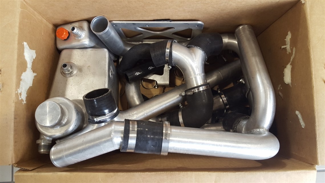 rst-v8---520bhp-supercharged-engine