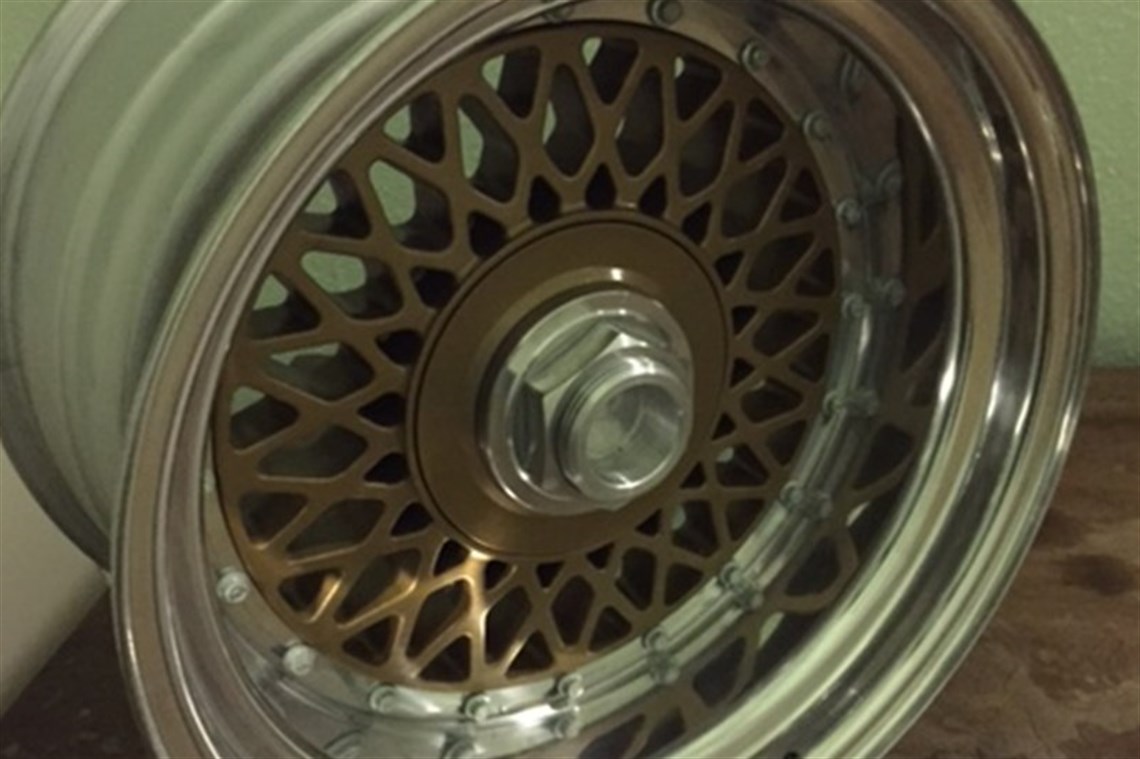 image-split-rim-alloy-wheels