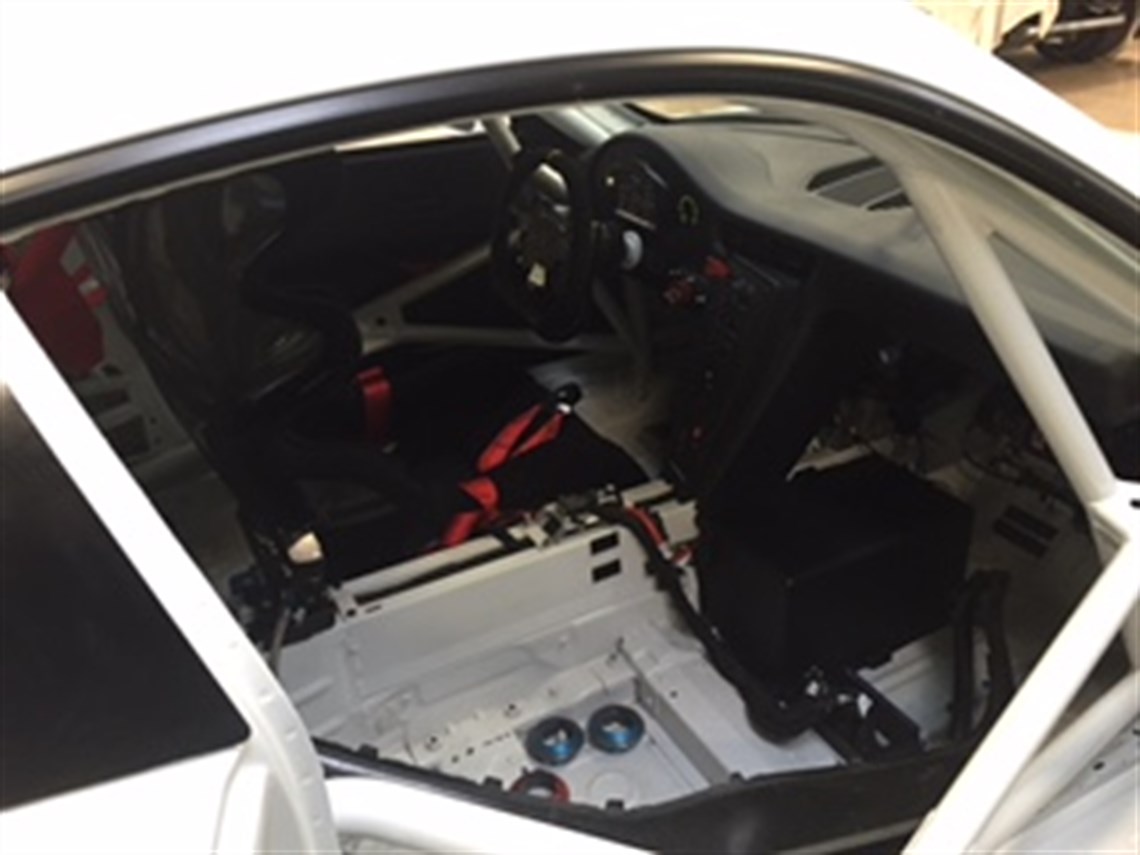 2015-porsche-carrera-cup-car