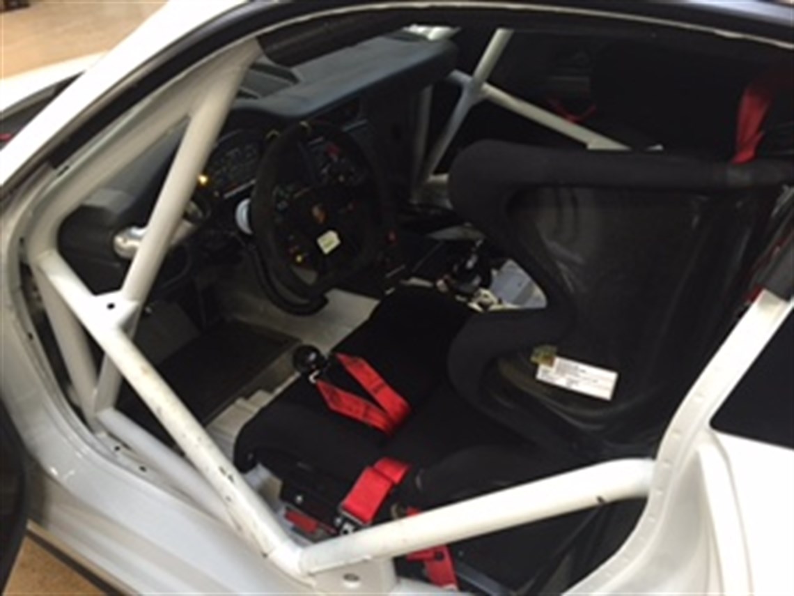 2015-porsche-carrera-cup-car