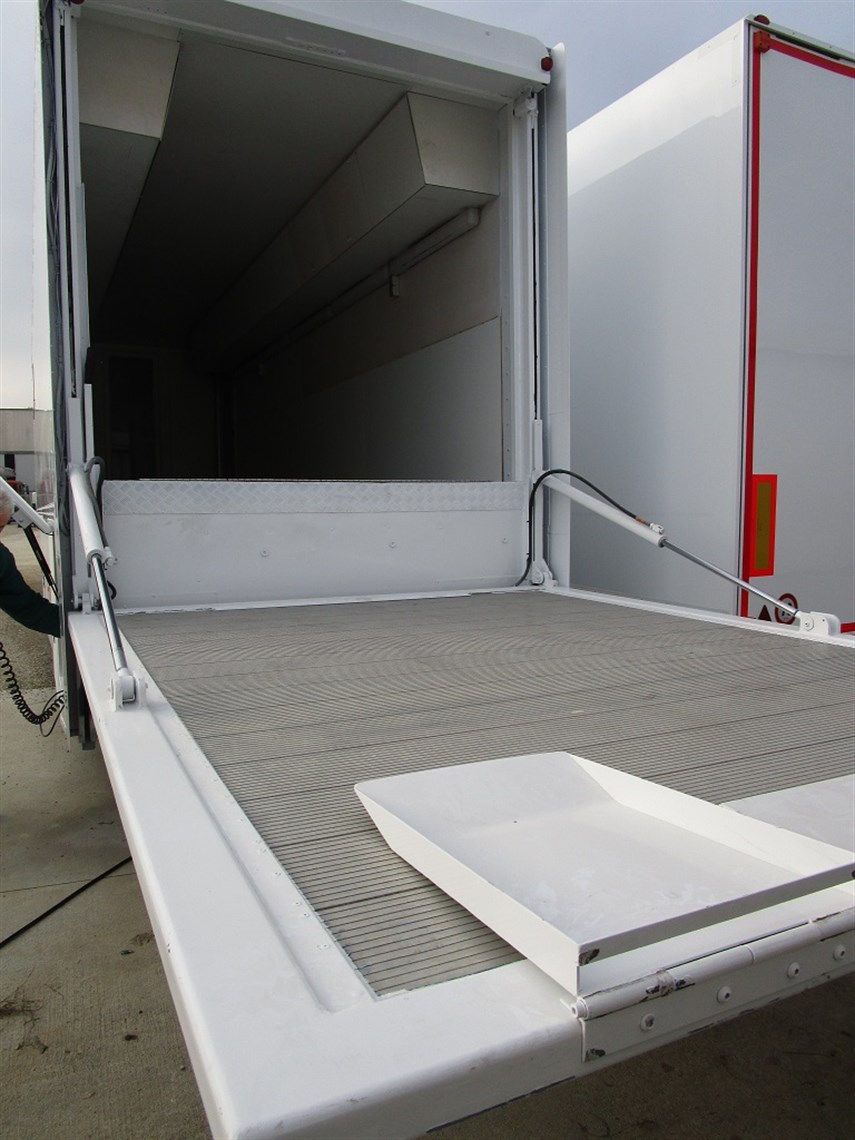sold-used-trailer-cartwright-with-awning-stei