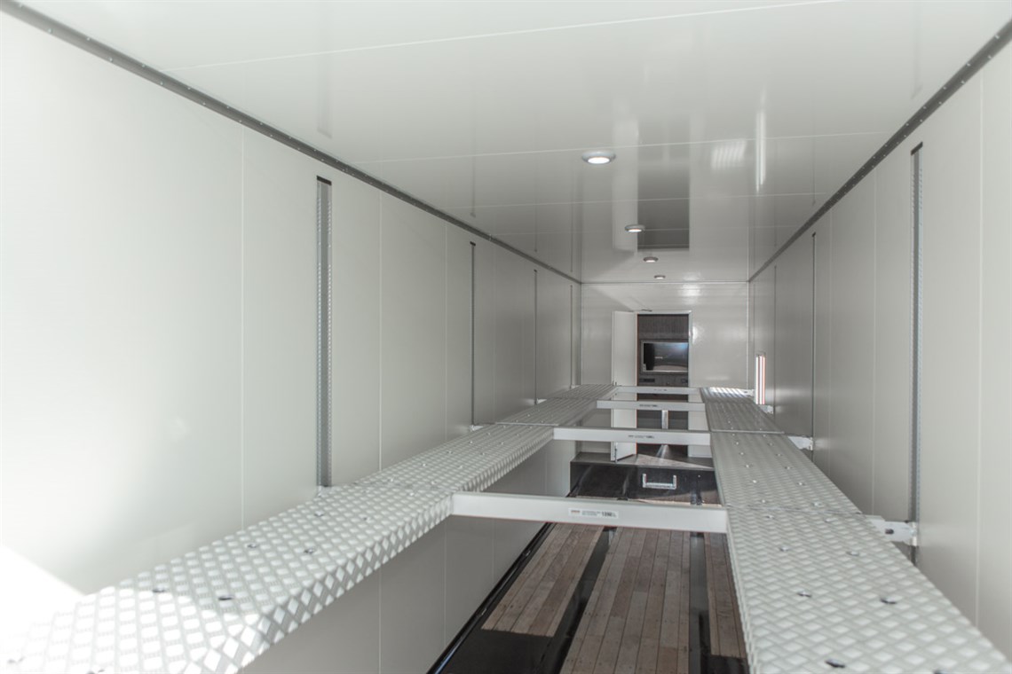 new-racetrailers-office-up-to-4-cars-dholland