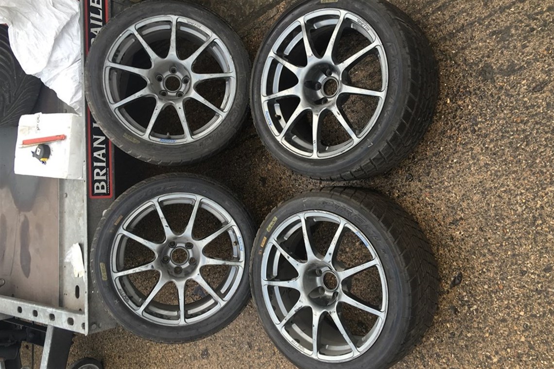 ginetta-g55-alloys-pirelli-80-wets