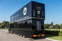 lotus-f1-team-pump-up-racetrailer