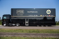 lotus-f1-team-pump-up-racetrailer