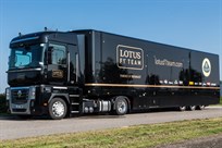 lotus-f1-team-pump-up-racetrailer