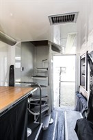 lotus-f1-team-pump-up-racetrailer