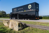 lotus-f1-team-pump-up-racetrailer
