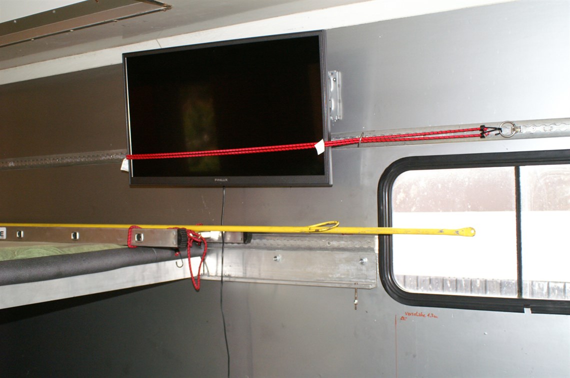 race-car-transporter-75-to-mercedes-benz-lhd