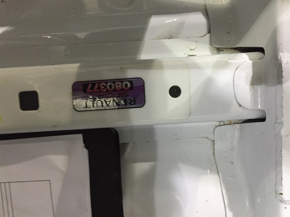 clio-cup-x85-racer-race-car