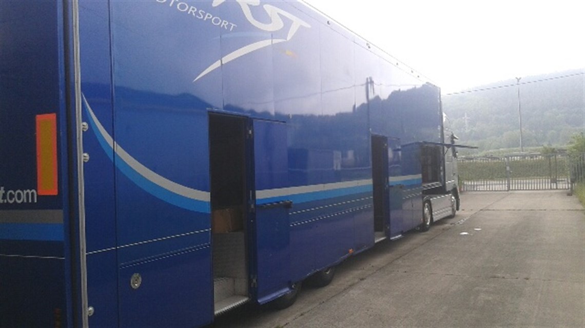 4-car-race-trailer-tractor-unit