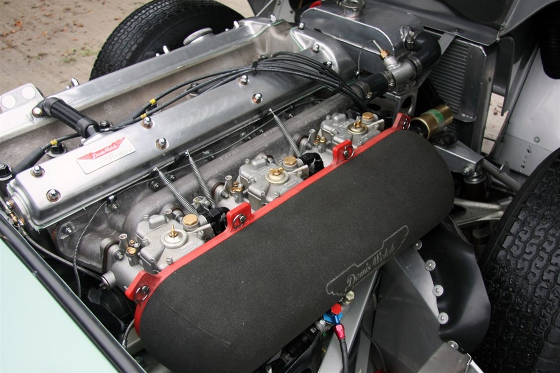 jaguar-e-type-semi-lightweight