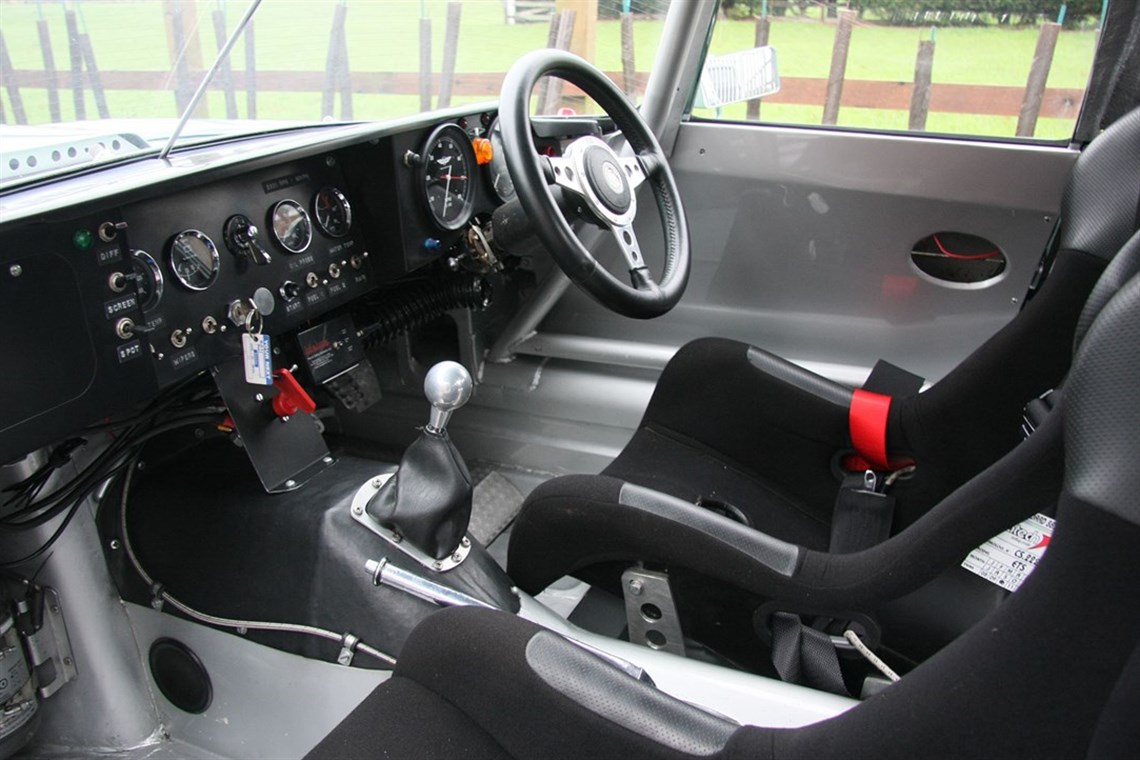 jaguar-e-type-semi-lightweight