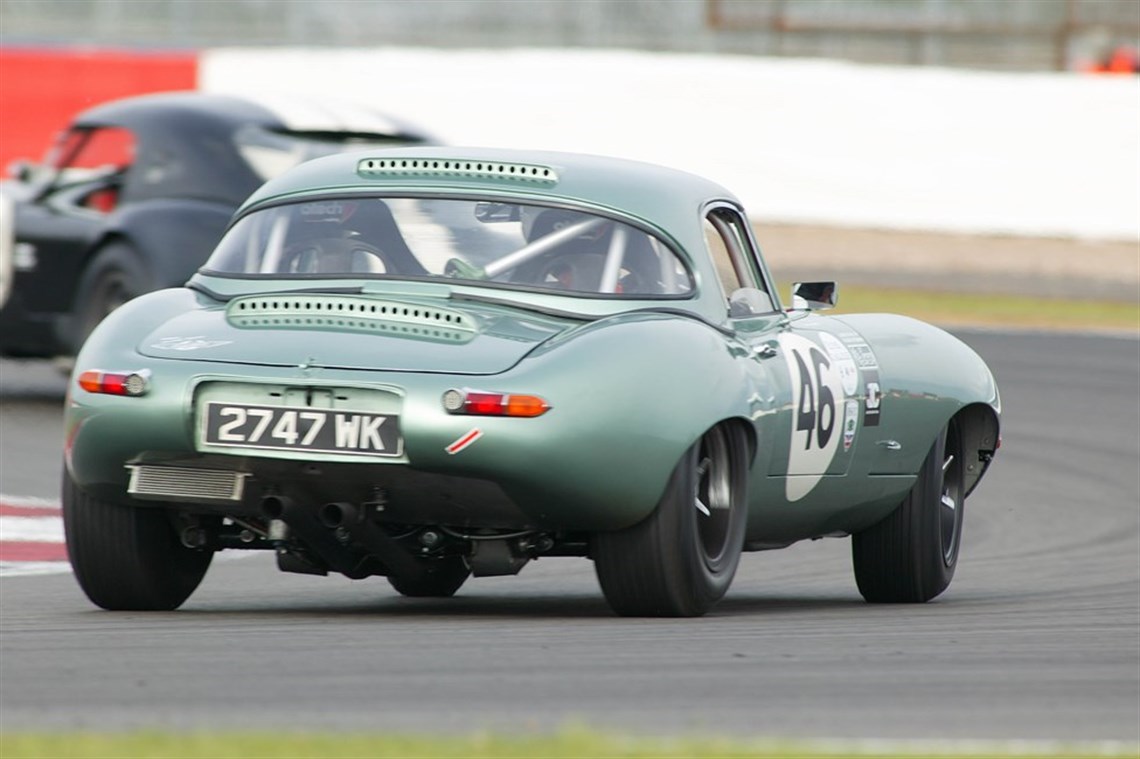 jaguar-e-type-semi-lightweight